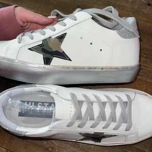 Fake golden goose high star never worn